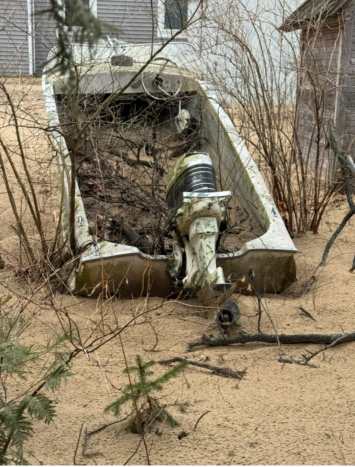 Sailboat removal including mast handling